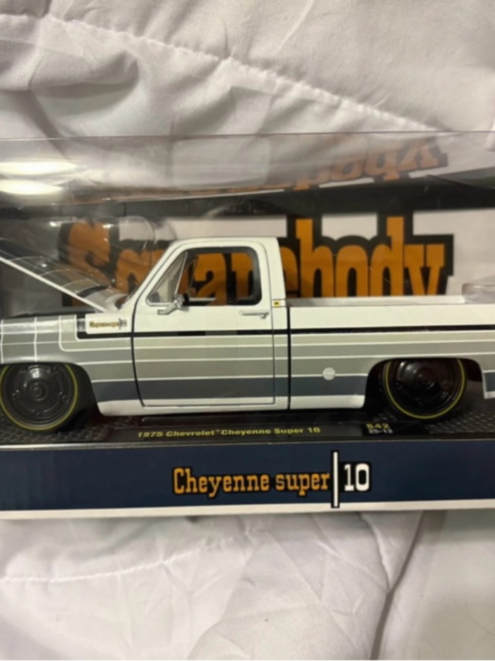 M2 Squarebody Syndicate Cheyenne Super 10 Die-Cast Truck